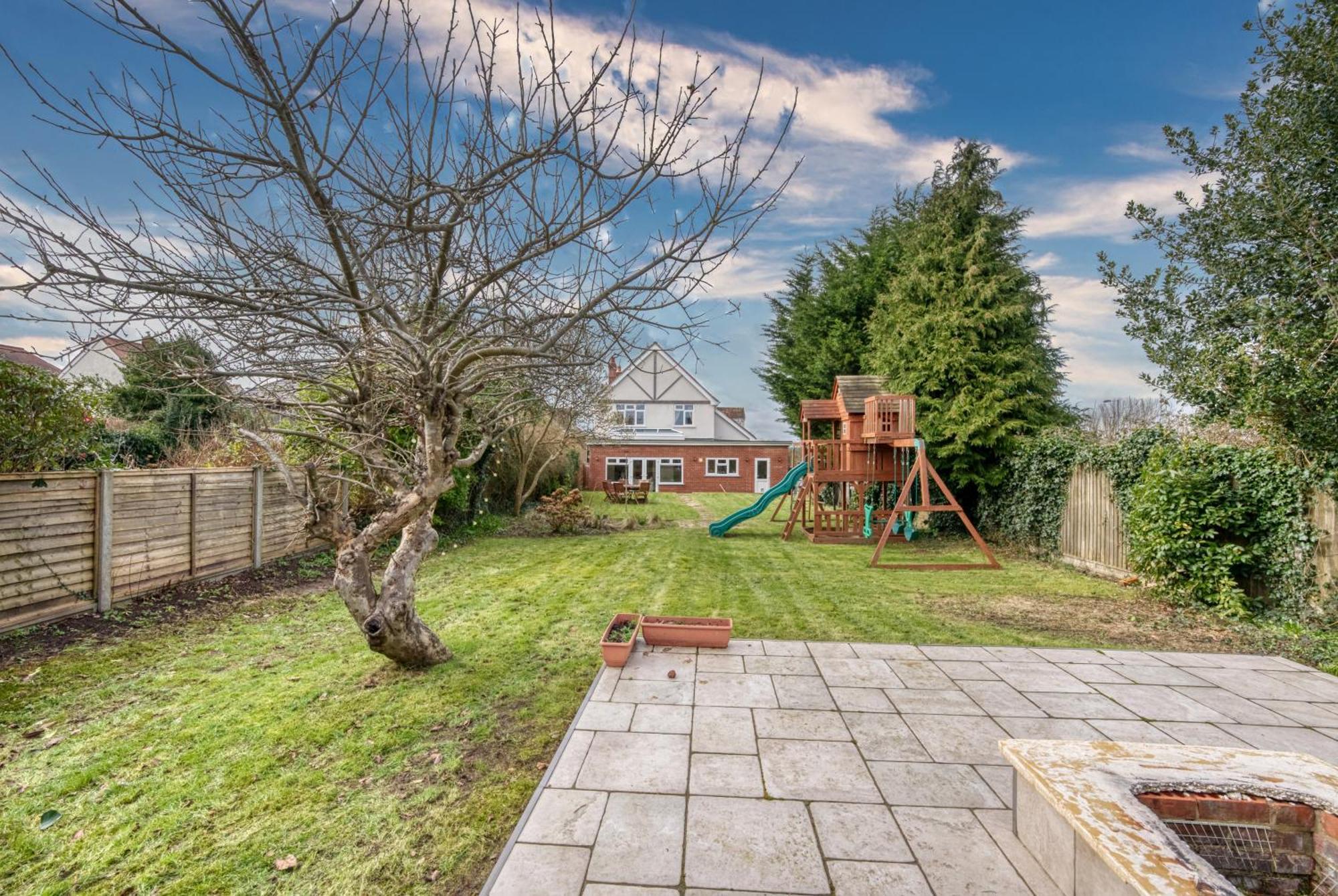 Long Term And Summer Special Offer! 5-Bedroom Spacious, Stunning Design, Sociable Areas & Cosy House Near South Downs Park, Sleeps 11 With Games Room, Private Parking And Garden- By Blue Puffin Stays Уотерлувилл Экстерьер фото