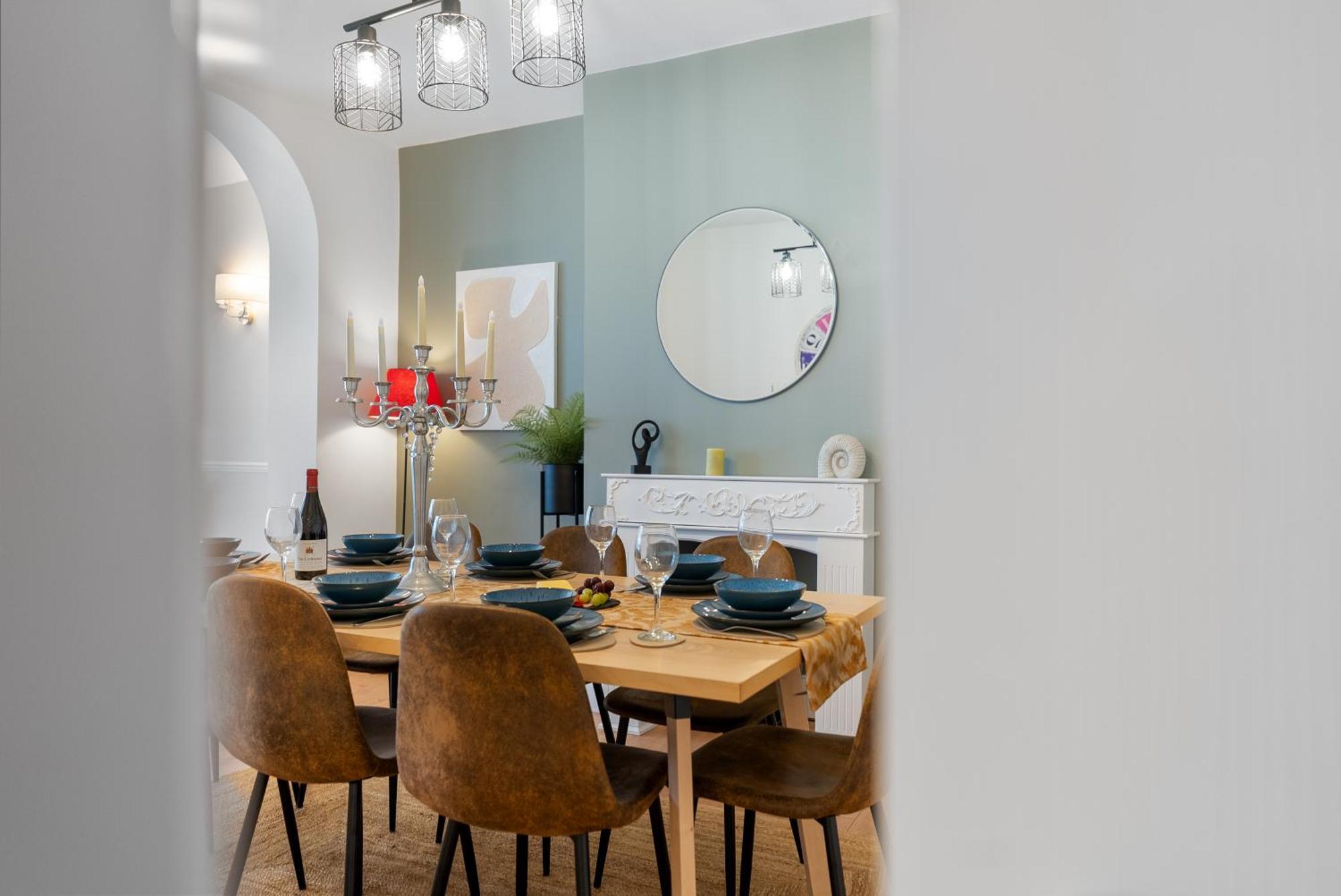 Long Term And Summer Special Offer! 5-Bedroom Spacious, Stunning Design, Sociable Areas & Cosy House Near South Downs Park, Sleeps 11 With Games Room, Private Parking And Garden- By Blue Puffin Stays Уотерлувилл Экстерьер фото