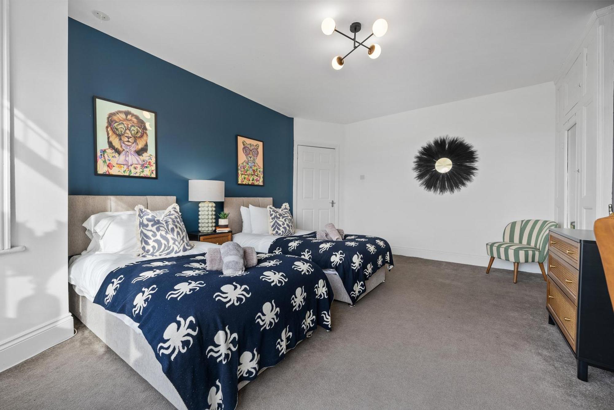 Long Term And Summer Special Offer! 5-Bedroom Spacious, Stunning Design, Sociable Areas & Cosy House Near South Downs Park, Sleeps 11 With Games Room, Private Parking And Garden- By Blue Puffin Stays Уотерлувилл Экстерьер фото