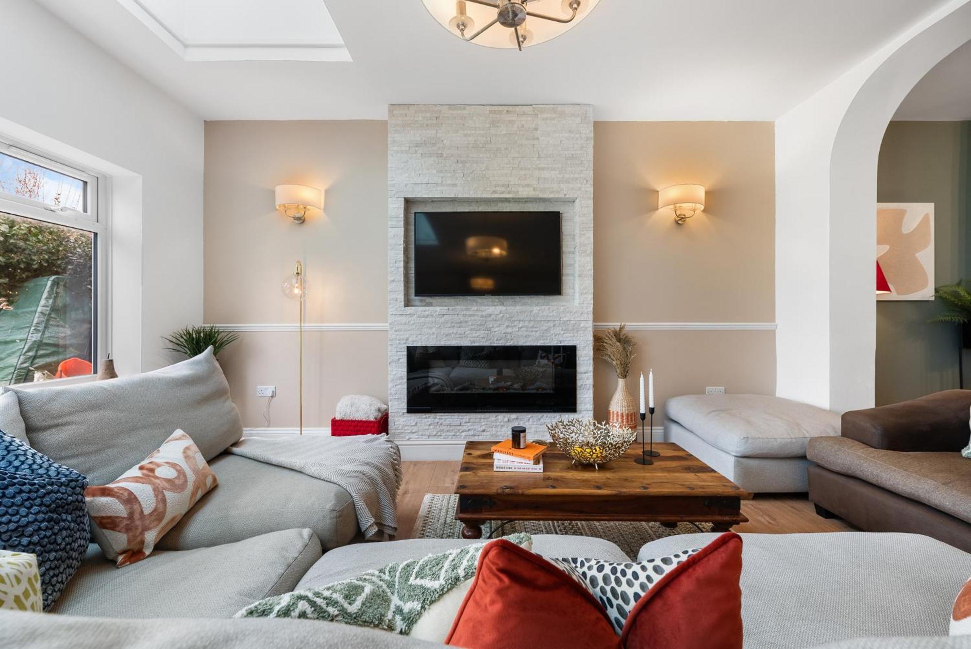Long Term And Summer Special Offer! 5-Bedroom Spacious, Stunning Design, Sociable Areas & Cosy House Near South Downs Park, Sleeps 11 With Games Room, Private Parking And Garden- By Blue Puffin Stays Уотерлувилл Экстерьер фото