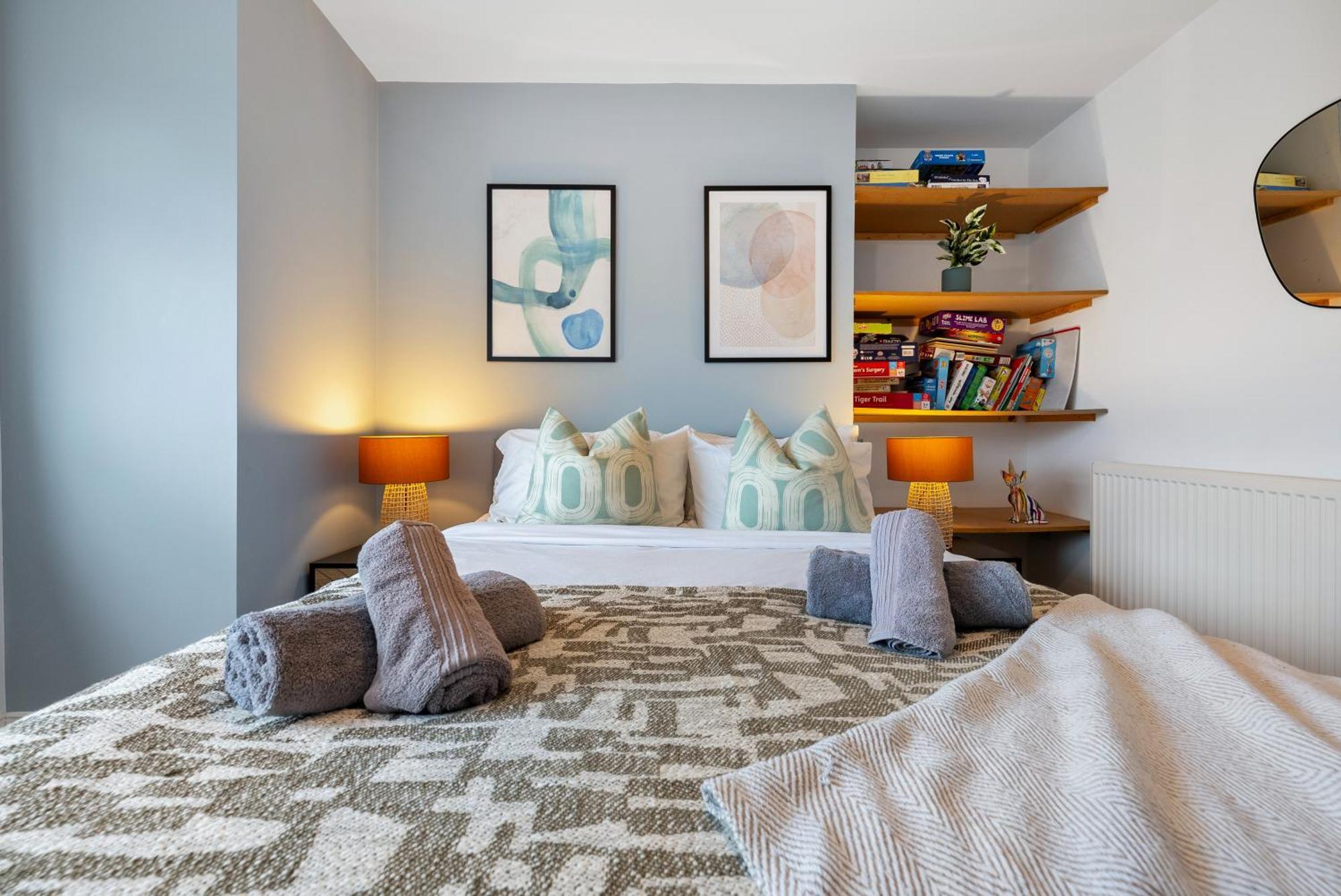 Long Term And Summer Special Offer! 5-Bedroom Spacious, Stunning Design, Sociable Areas & Cosy House Near South Downs Park, Sleeps 11 With Games Room, Private Parking And Garden- By Blue Puffin Stays Уотерлувилл Экстерьер фото